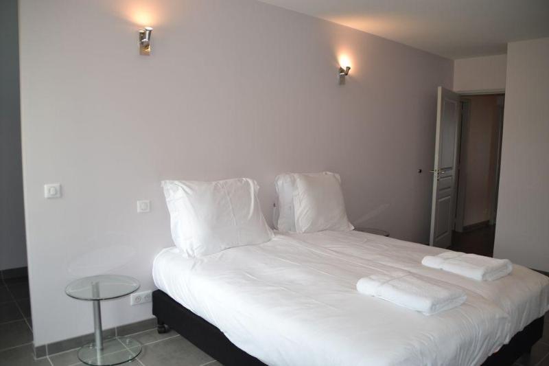 Chateau Les Merles Et Ses Hotel