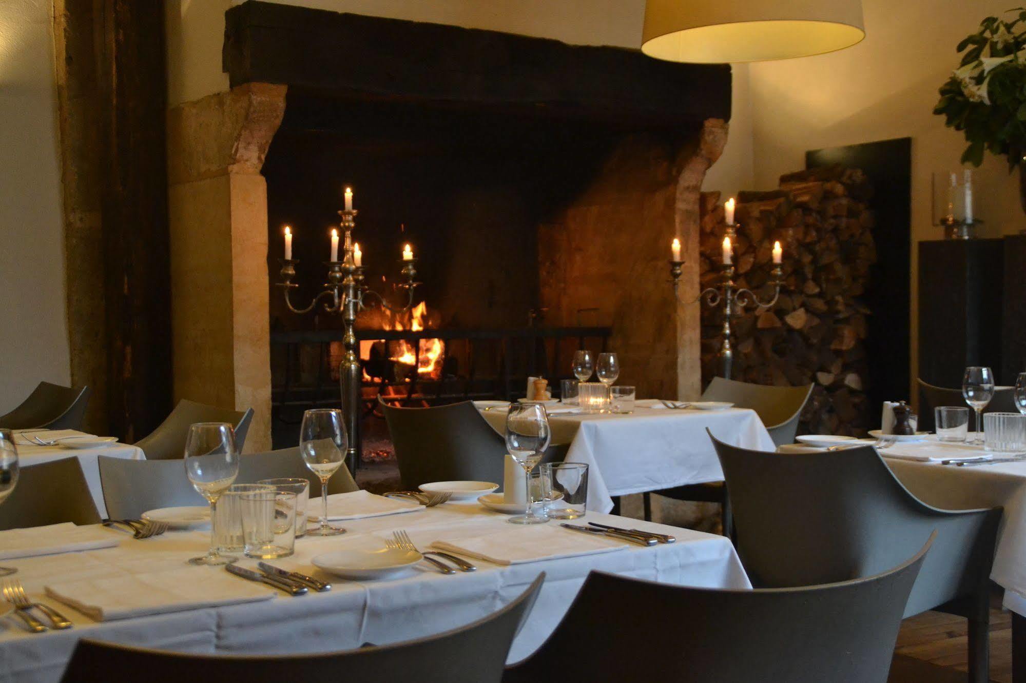 Château Les Merles Et Ses Hotel 4*