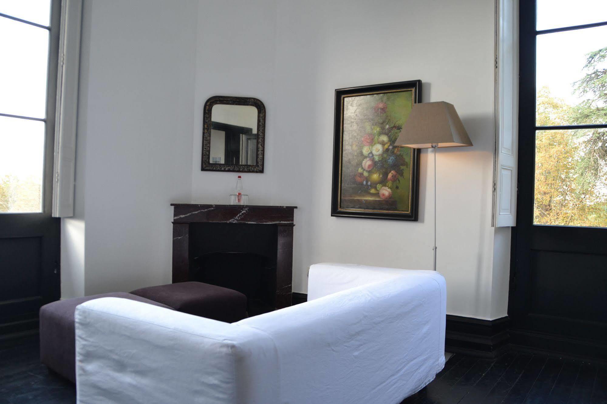 Château Les Merles Et Ses Hotel 4*